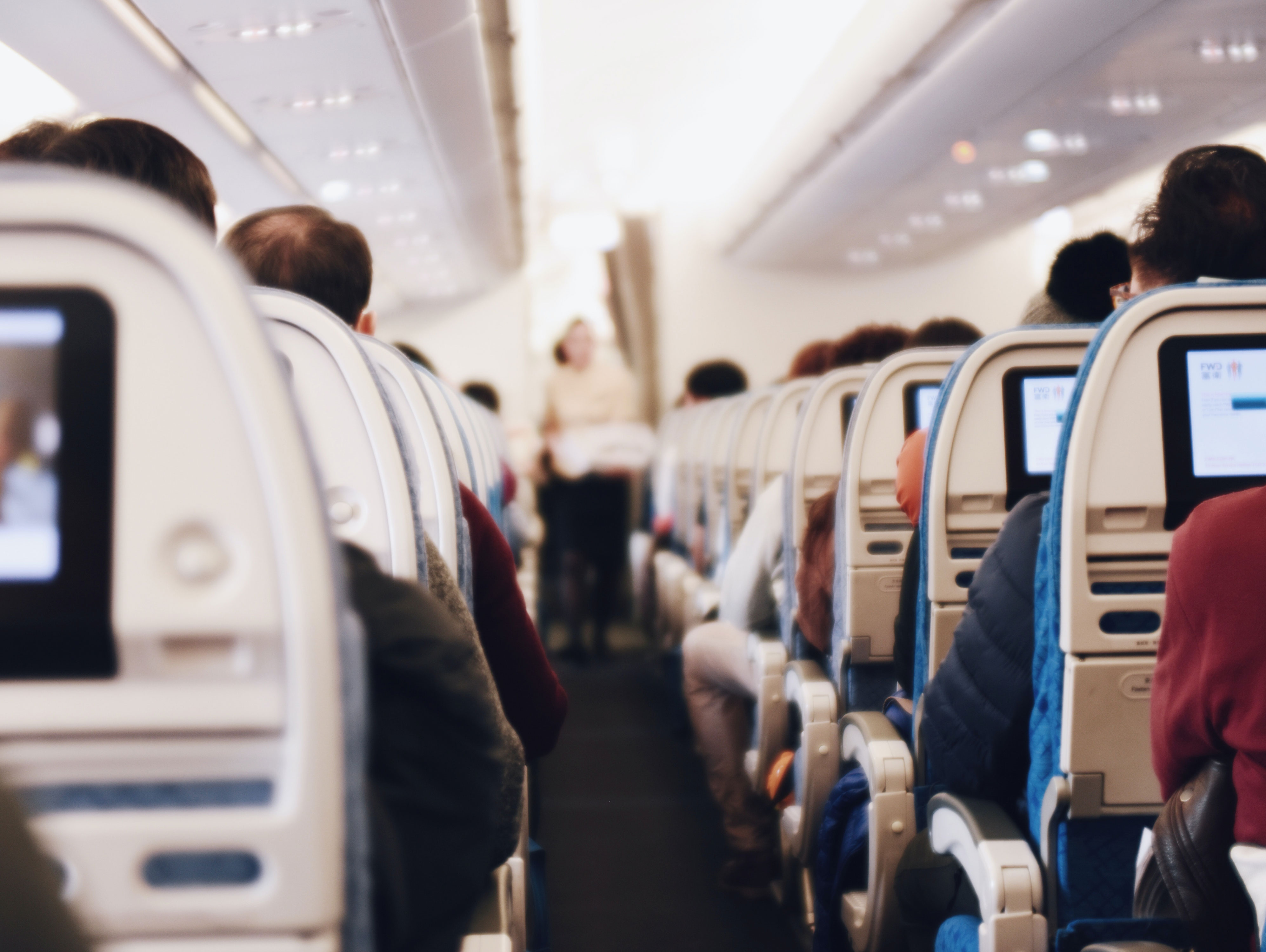 Como prevenir o zumbido ao andar de avião