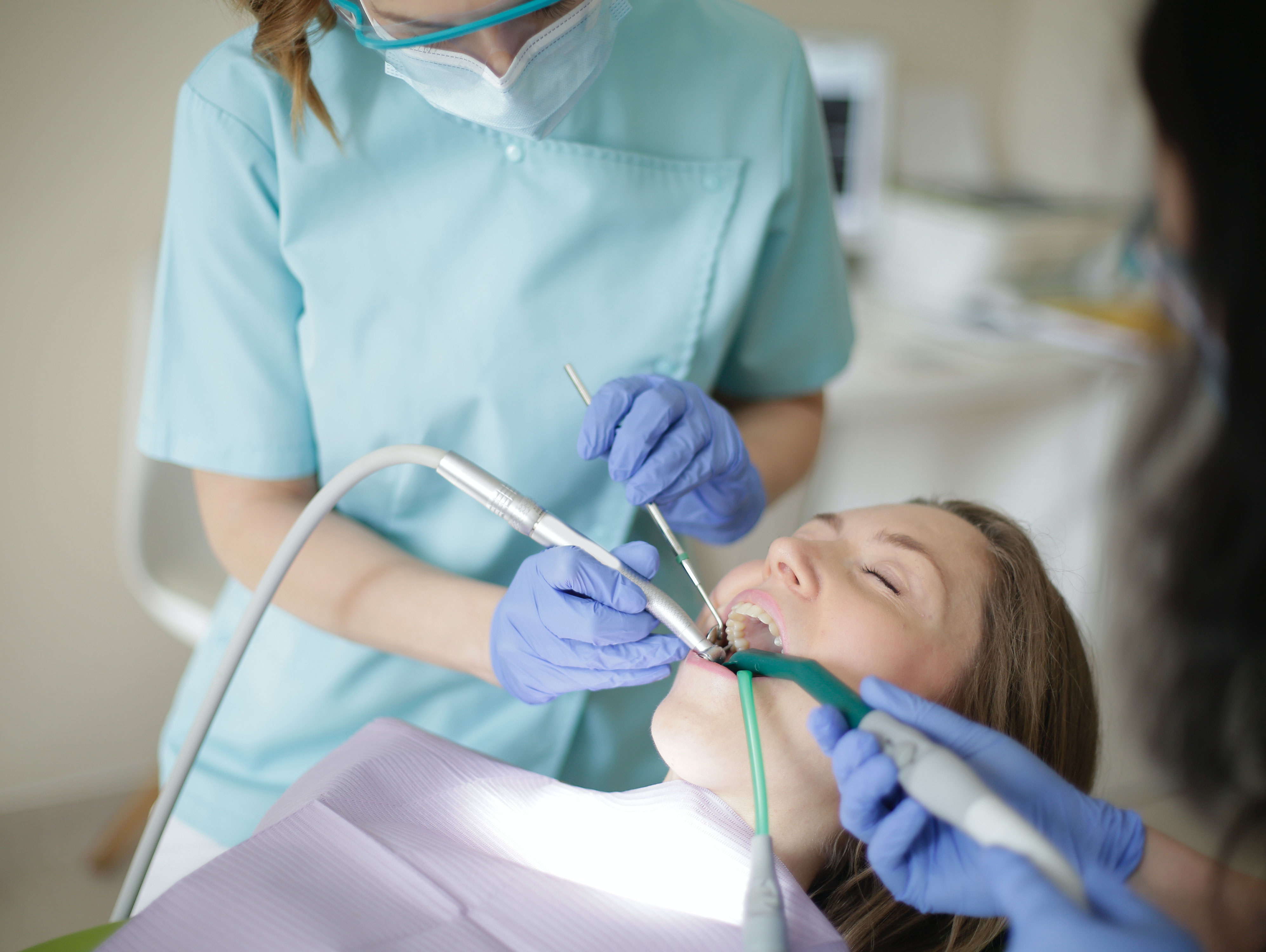 Ir ao dentista quando se sofre de zumbido: um guia de “sobrevivência”