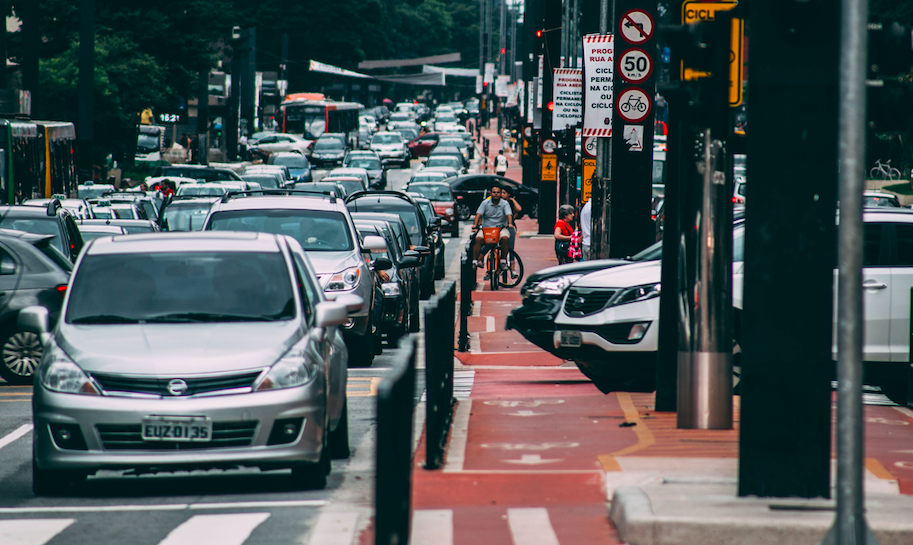Image credit: https://www.pexels.com/pt-br/foto/carro-cinza-estacionado-39943/