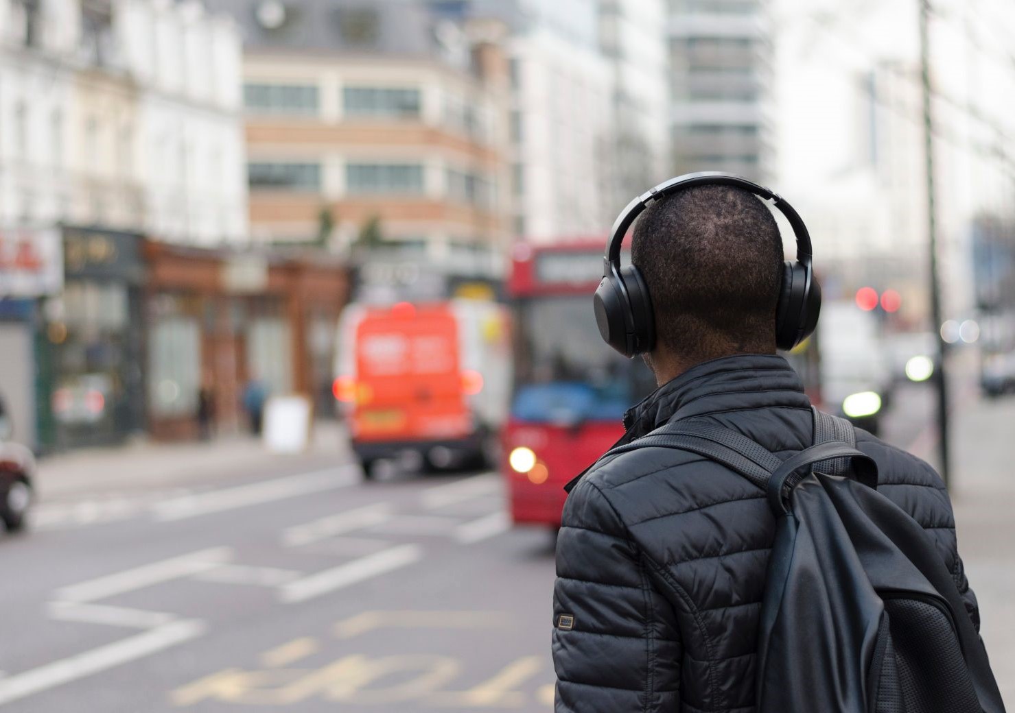 A poluição sonora causa perda de audição e afeta a saúde